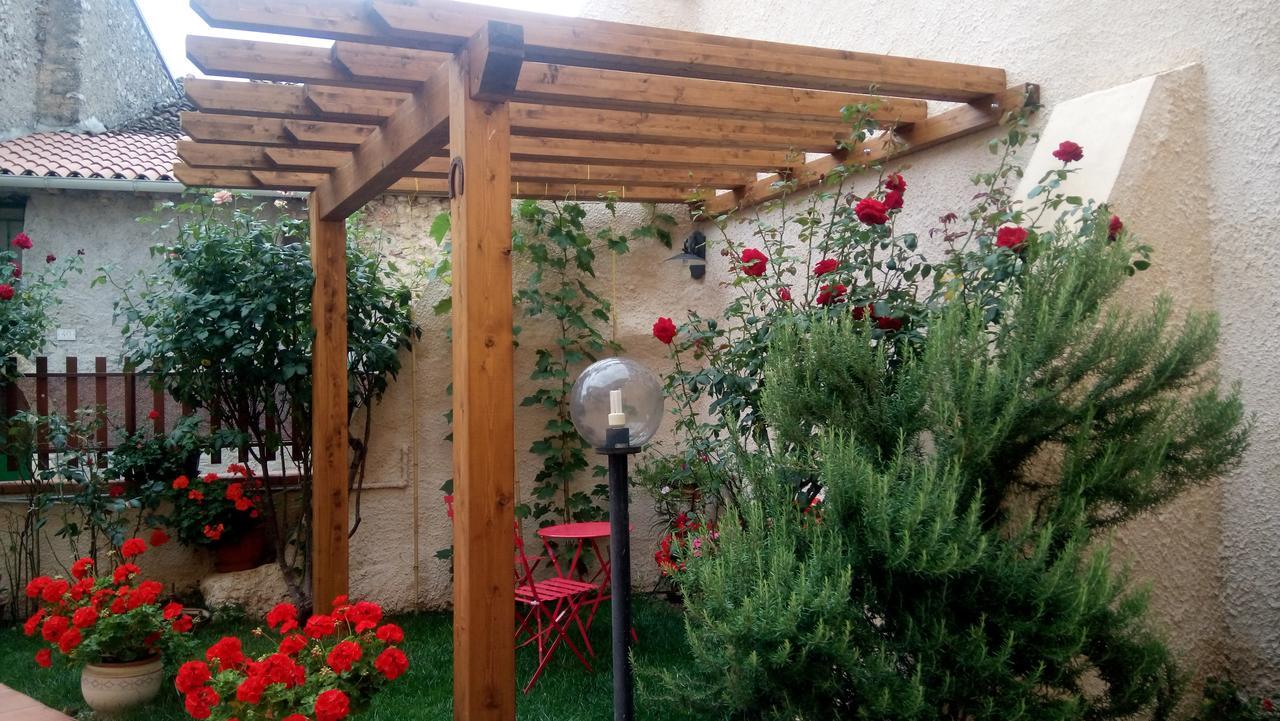 B&B A Casa Di Nonna Massa d'Albe Exterior photo